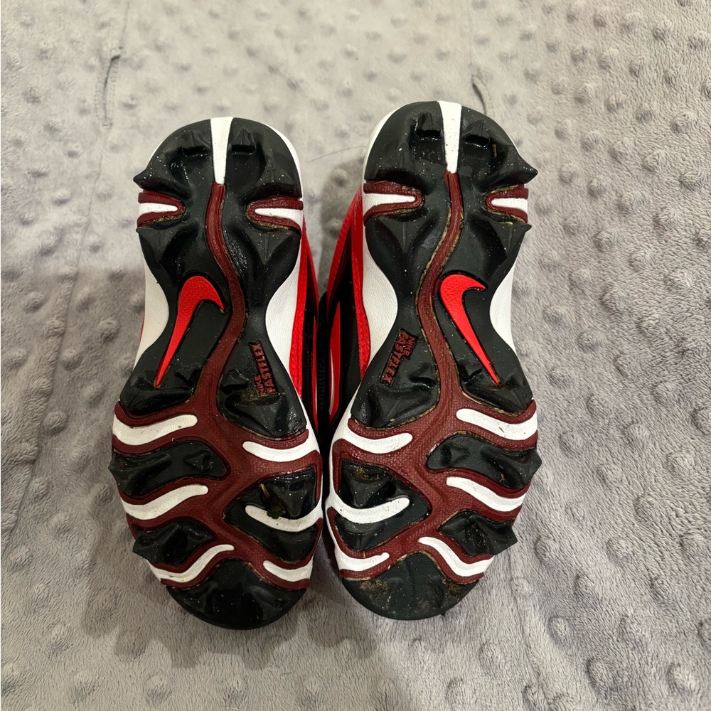 Nike Kids Football Cleats - Picture 3 of 7